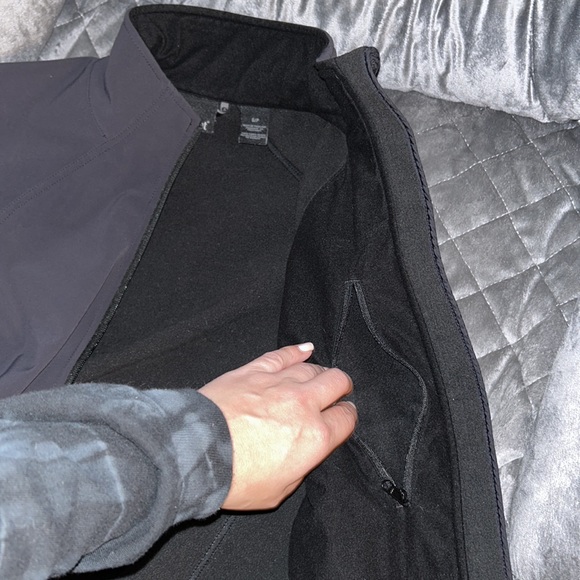 Black Marmot Jacket - Picture 10 of 10